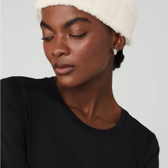 Alo Yoga Faux Fur Ear Warmers Ivory - Picture 3 of 4